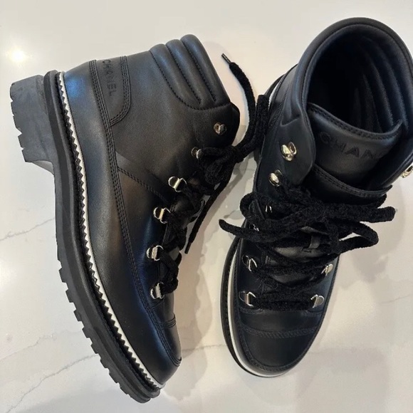 Chanel Combat Hiking Boots Never Worn Sz 42 New Extra Laces Non Skid Leather - Picture 1 of 6